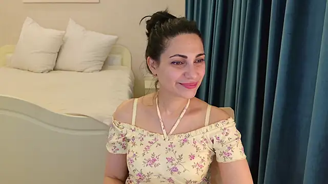 Snapshot of LovelyBeatrice chatting on July 28, 7:04 pm LovelyBeatrice online show from July 28, 7:04 pm