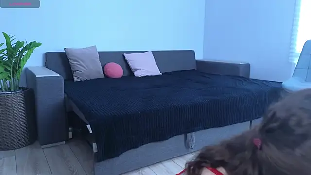 MillaKowal online show from March 11, 7:47 am