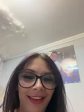 Snapshot of HiddendesireXO01 chatting on June 27, 7:41 pm HiddendesireXO01 online show from June 27, 7:41 pm