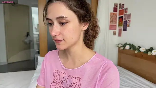 cutiemari online show from March 13, 4:19 am