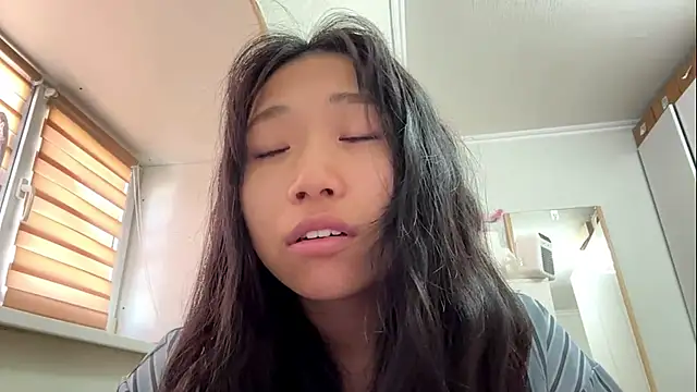 SweetMiaXO online show from July 27, 11:01 pm
