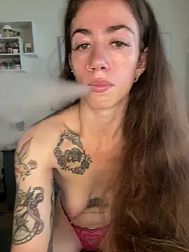 Snapshot of ValenciaTheVixenXX chatting on July 28, 1:21 pm ValenciaTheVixenXX online show from July 28, 1:21 pm