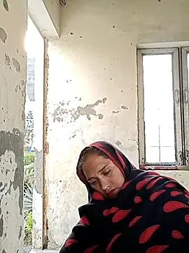 Cute-karisma1234 online show from March 16, 2:39 am