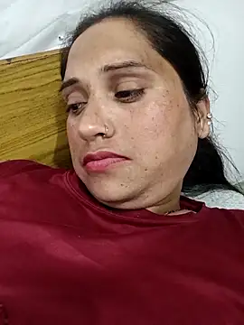 Cute-karisma1234 online show from March 17, 4:43 pm