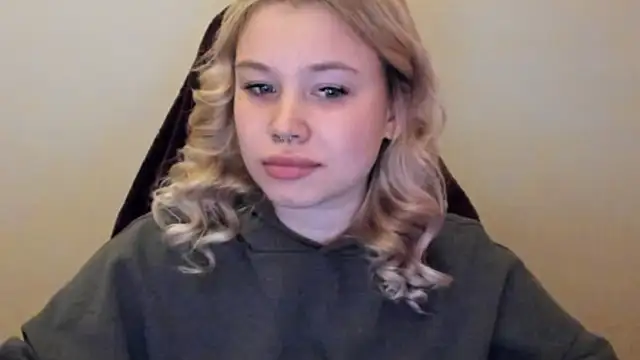 Lulu Di online show from February 4, 11:42 pm