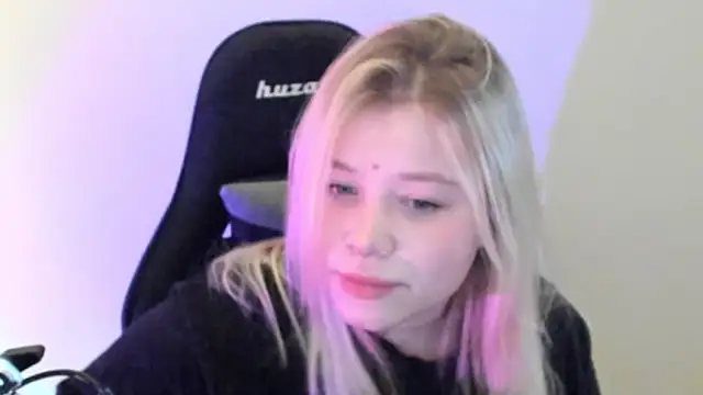 Lulu Di online show from February 20, 6:26 am