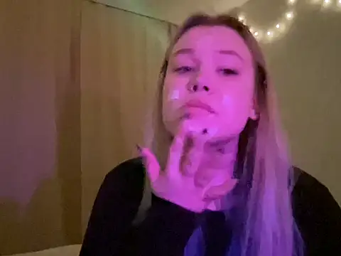 Lulu Di online show from March 7, 7:00 pm