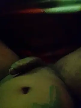 Snapshot of Luxfero76 chatting on April 1, 10:51 pm Luxfero76 online show from April 1, 10:51 pm