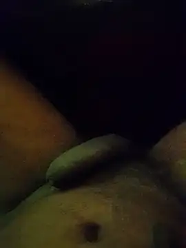 Snapshot of Luxfero76 chatting on May 9, 1:44 am Luxfero76 online show from May 9, 1:44 am