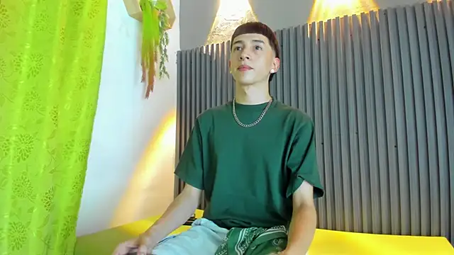 lian cameron online show from March 2, 4:03 am