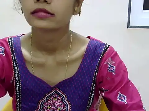 Snapshot of Kulsum_S chatting on May 15, 1:18 pm Kulsum S online show from May 15, 1:18 pm
