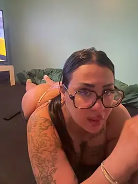 Snapshot of Melissa-suisse chatting on March 28, 3:11 pm Melissa-suisse online show from March 28, 3:11 pm