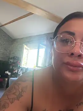 Snapshot of Melissa-suisse chatting on June 1, 3:58 pm Melissa-suisse online show from June 1, 3:58 pm