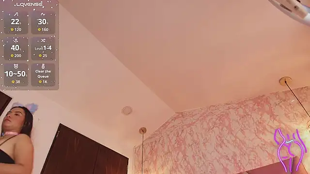 SOPHIIE LUX  online show from March 3, 7:20 pm