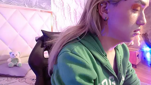 NOOAH TAY online show from February 9, 3:32 am