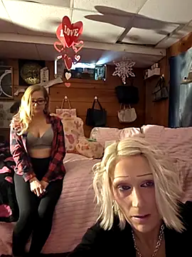 BeautifulFire23 online show from February 19, 4:25 pm