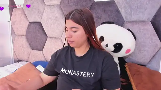 DulceJones online show from March 5, 10:39 pm