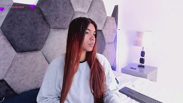 DulceJones online show from March 16, 8:35 pm