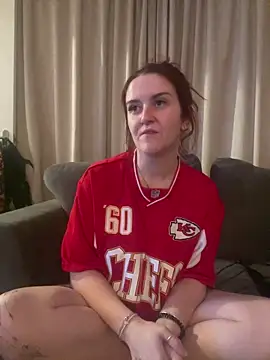 PoppySlut6999 online show from February 15, 9:33 pm