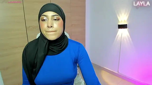 LAY LA  online show from March 14, 9:53 pm