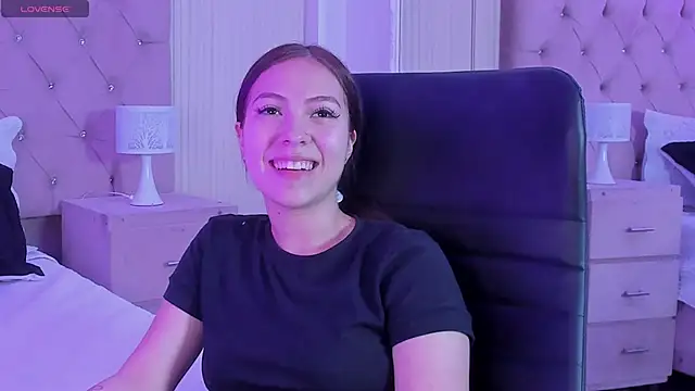 lizzyrossie online show from February 25, 9:02 pm