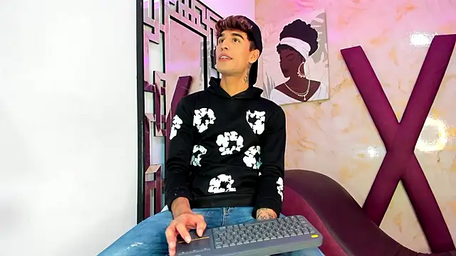 PRETTY COCK1 online show from February 20, 1:57 am