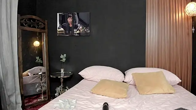 luna sunflower   online show from June 11, 2:53 am