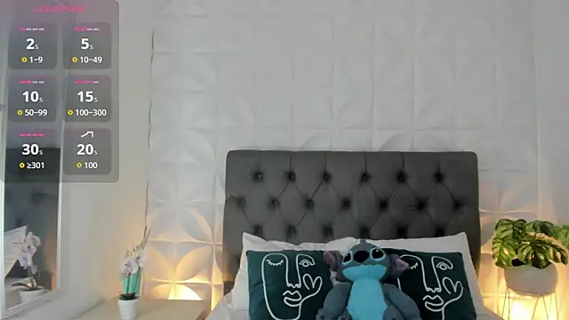 Snapshot of valeryn__rosse chatting on June 10, 5:50 am valeryn rosse online show from June 10, 5:50 am
