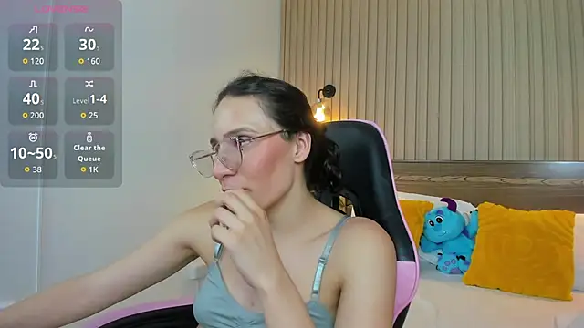 Snapshot of valeryn__rosse chatting on July 13, 10:01 pm valeryn rosse online show from July 13, 10:01 pm