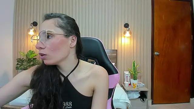 Snapshot of valeryn__rosse chatting on July 14, 9:31 pm valeryn rosse online show from July 14, 9:31 pm