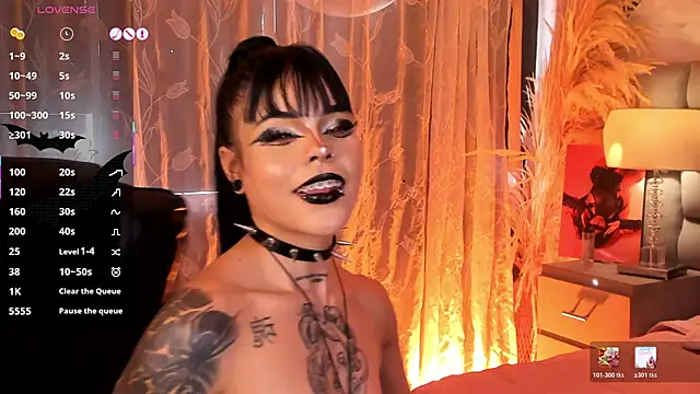 SweetDevil 7 online show from June 15, 10:34 pm