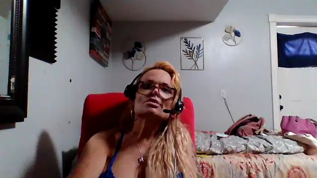 starandsky online show from June 10, 3:44 pm