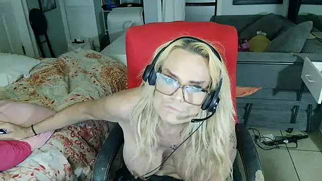 starandsky online show from July 6, 9:39 am
