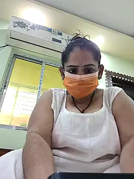 diyam4002 online show from February 5, 9:03 am