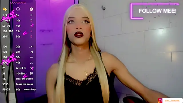 Samantha Ortega  online show from April 26, 10:02 am