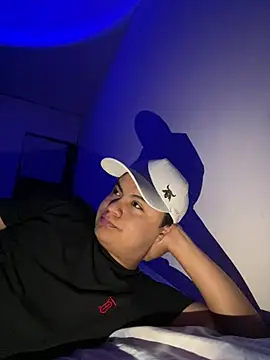 andresmahecha777 online show from March 31, 3:52 am