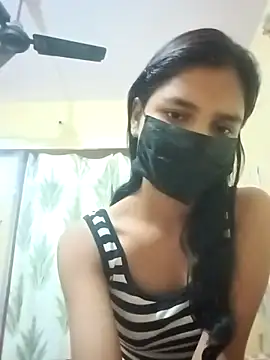 Snapshot of Mahira-- chatting on February 23, 3:48 am Mahira-- online show from February 23, 3:48 am