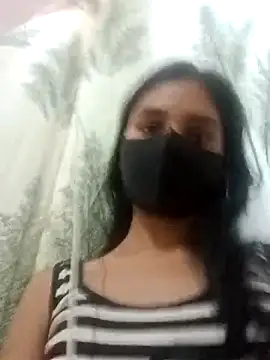 Snapshot of Mahira-- chatting on April 8, 8:36 am Mahira-- online show from April 8, 8:36 am