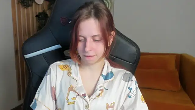 FreyaVey online show from March 18, 5:27 pm