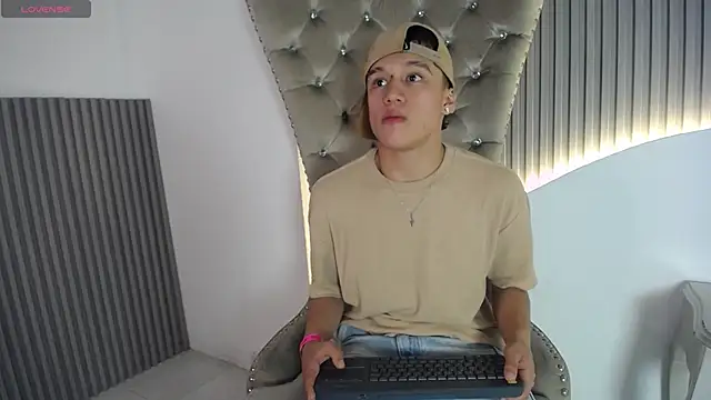 Dominik Souza online show from May 1, 1:16 pm