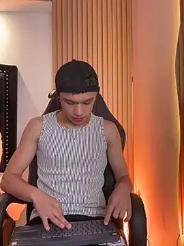 Dominik Souza online show from June 13, 1:53 pm