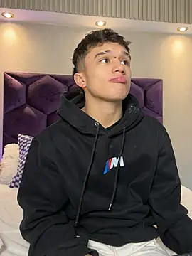 Dominik Souza online show from June 23, 8:07 pm