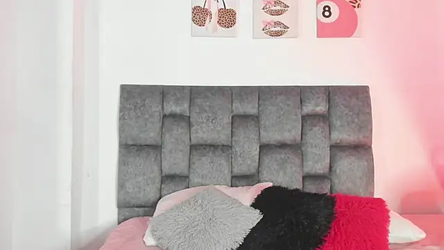 Isabella Moon9 online show from June 6, 11:26 am