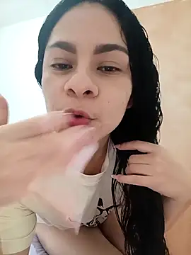 luna pinky online show from February 14, 2:47 pm