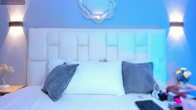 KataThonpson online show from March 3, 4:29 am