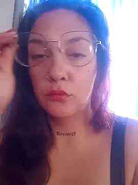 kuramaqueen online show from February 3, 9:53 pm