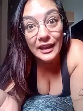 kuramaqueen online show from February 26, 5:56 pm