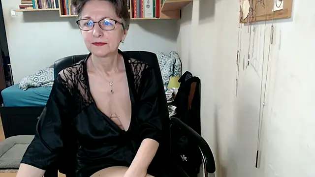 katemodel online show from September 9, 6:57 am