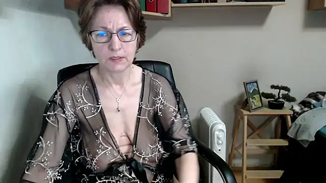 katemodel online show from March 10, 7:24 am