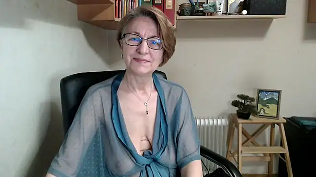katemodel online show from April 26, 6:44 am